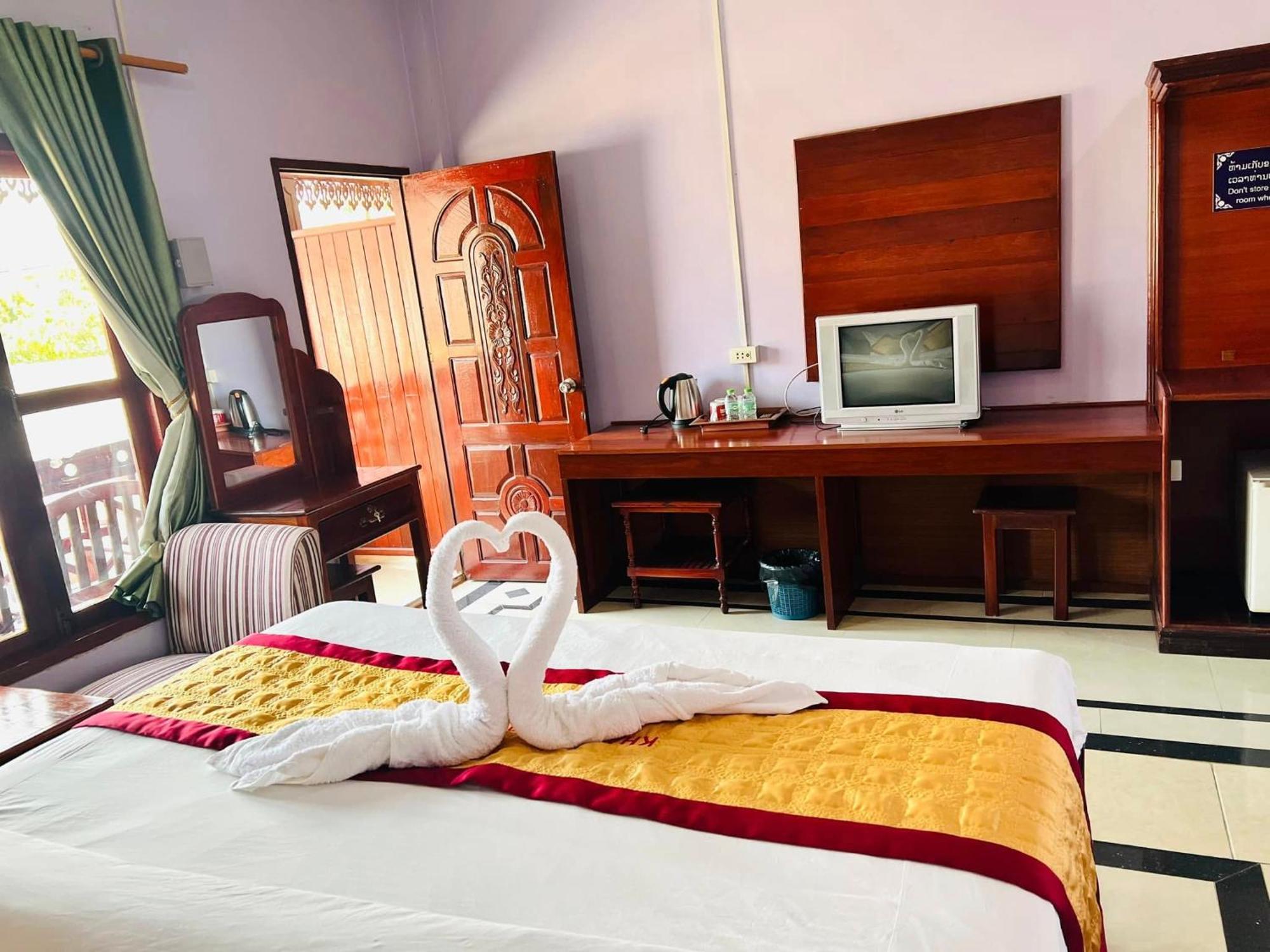 Khampaseuth Hotel Vang Vieng Exteriör bild