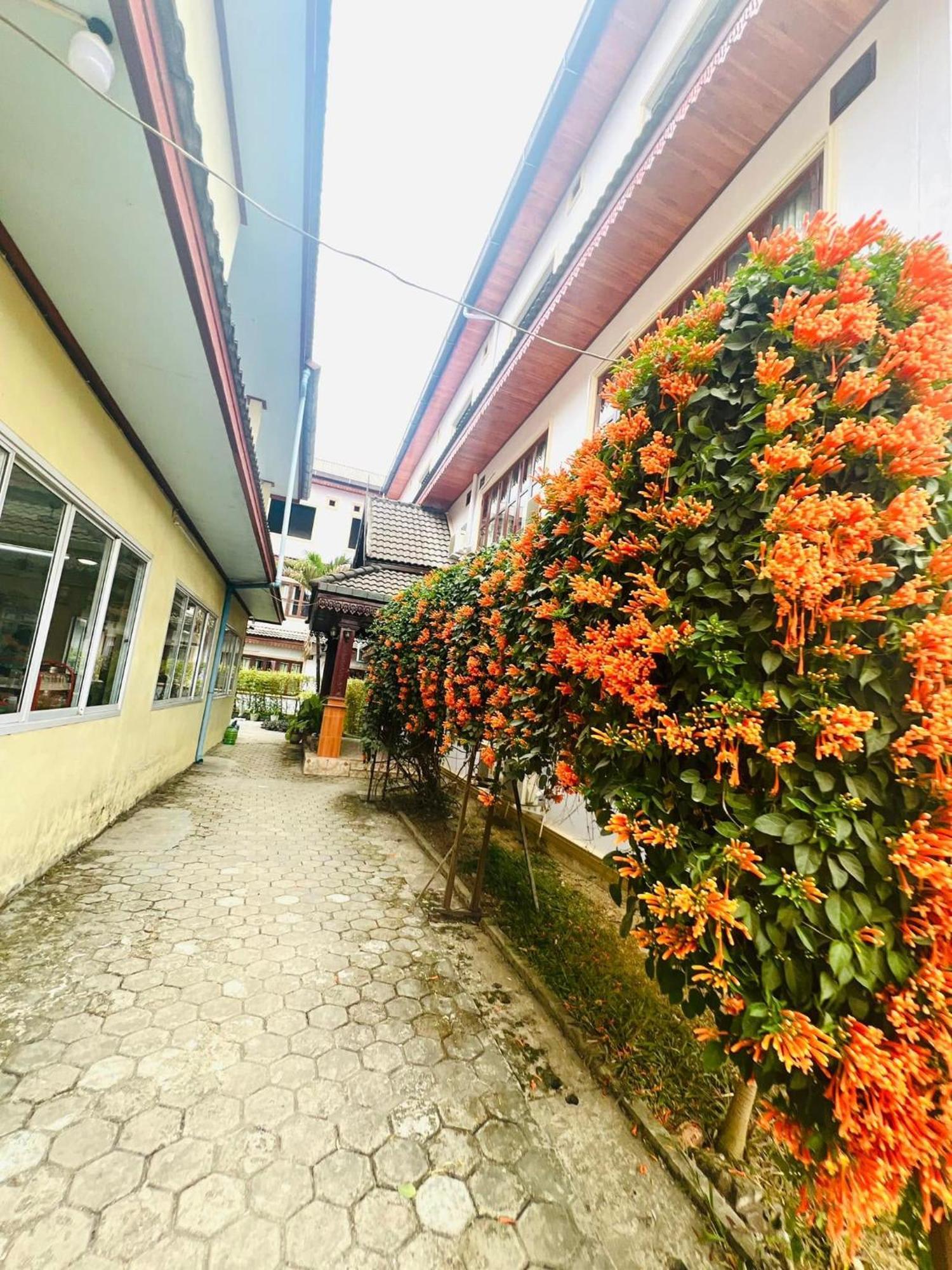 Khampaseuth Hotel Vang Vieng Exteriör bild