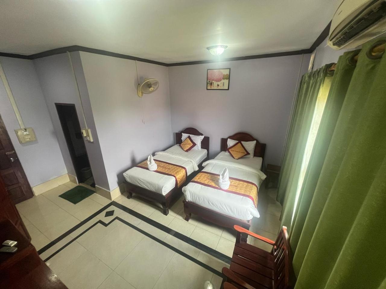 Khampaseuth Hotel Vang Vieng Exteriör bild