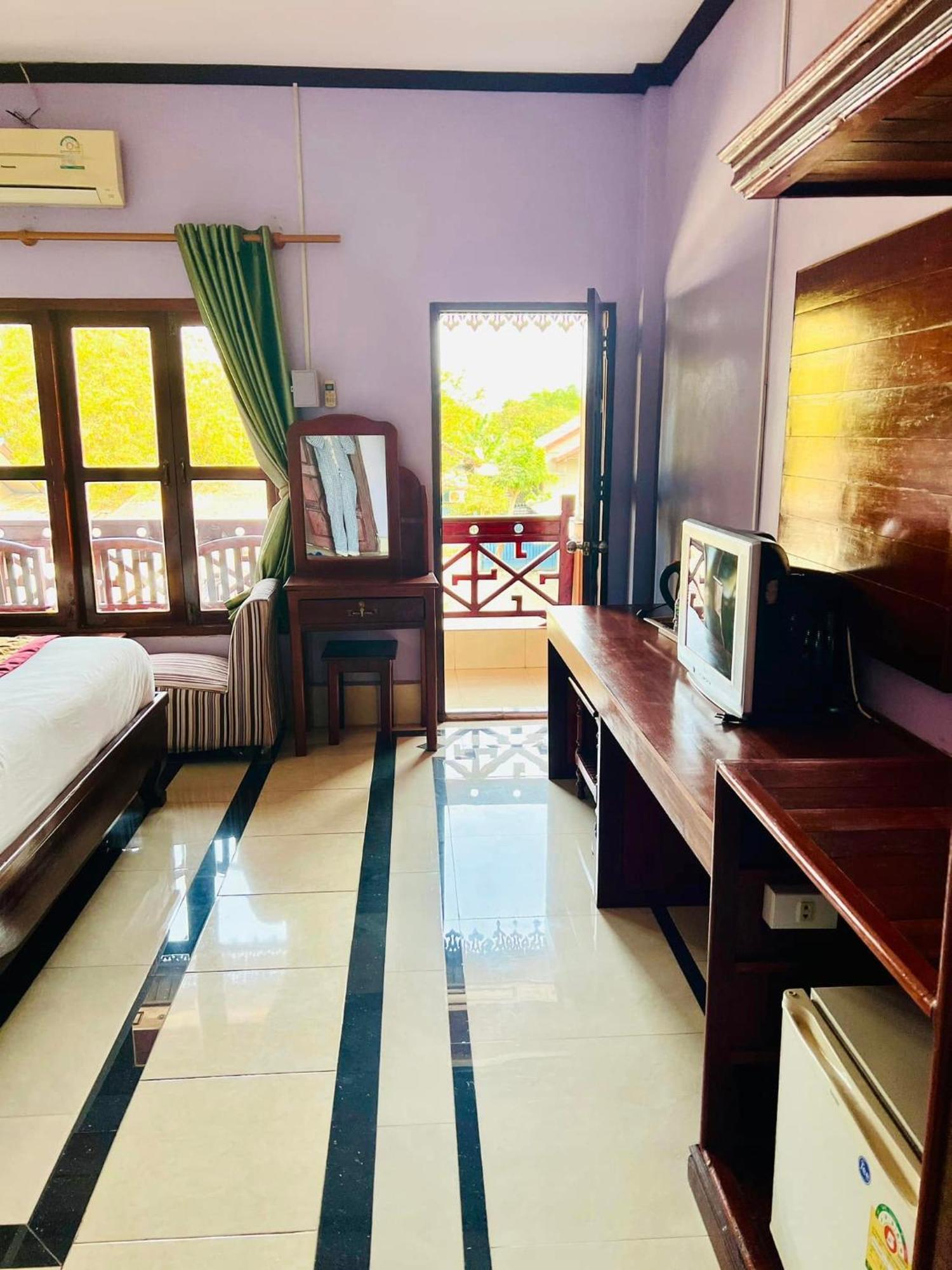 Khampaseuth Hotel Vang Vieng Exteriör bild