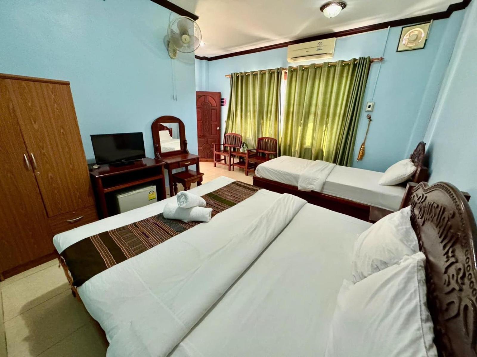 Khampaseuth Hotel Vang Vieng Exteriör bild